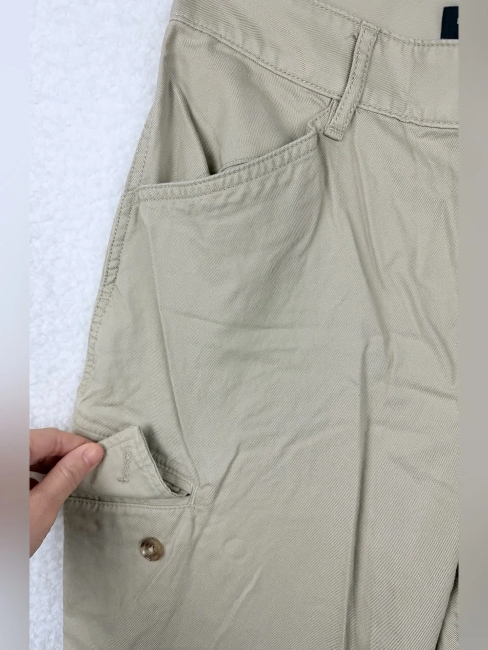 BANANA REPUBLIC • Khaki/Beige Twill High-Rise Wide-Leg Cargo Pants, 4